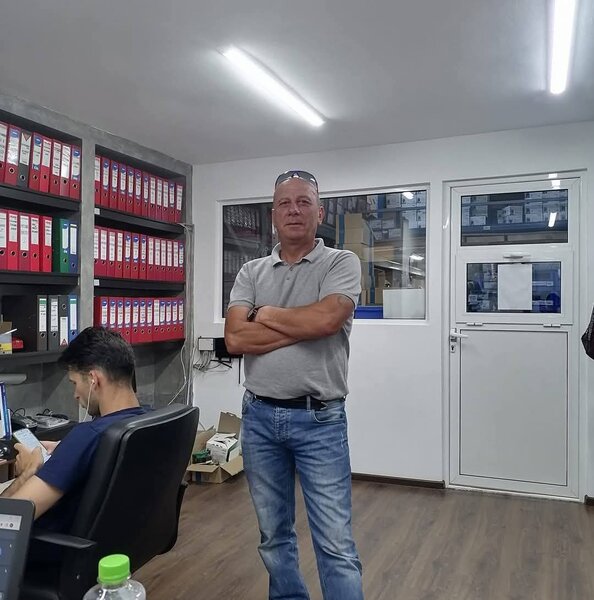 Interesat de prietenie si casatorie.